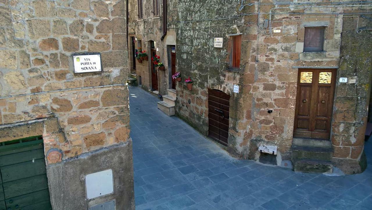 La Loggia Del Capitano - Rione Capisotto Lejlighed Pitigliano Eksteriør billede