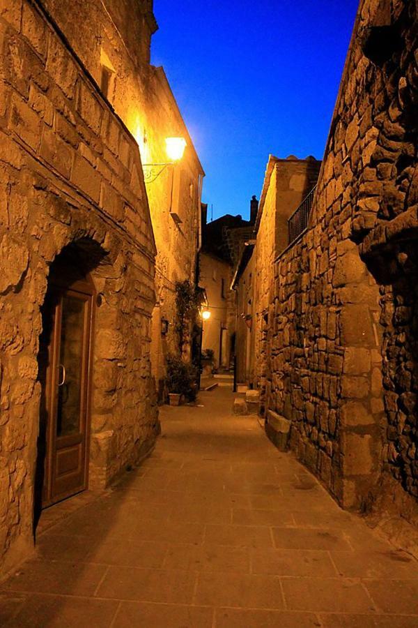 La Loggia Del Capitano - Rione Capisotto Lejlighed Pitigliano Eksteriør billede