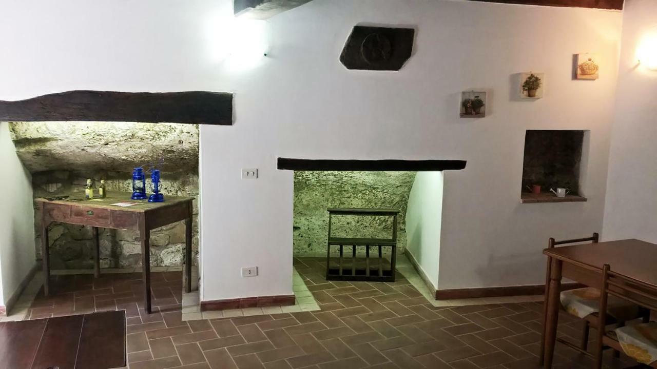 La Loggia Del Capitano - Rione Capisotto Lejlighed Pitigliano Eksteriør billede